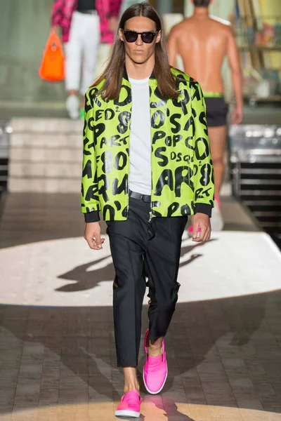 Look 24